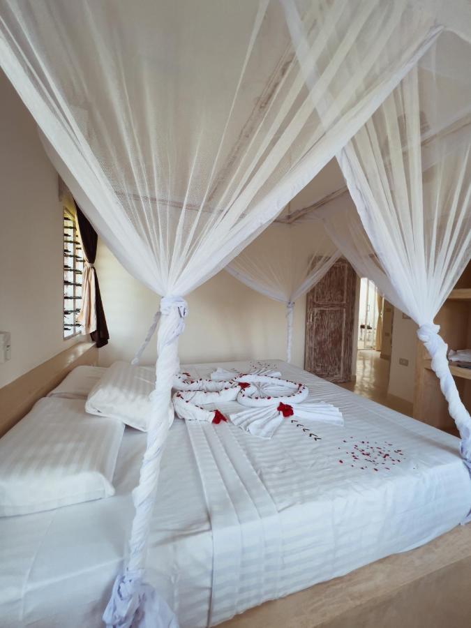 Rafiki Jua Resort วาตามู ภายนอก รูปภาพ