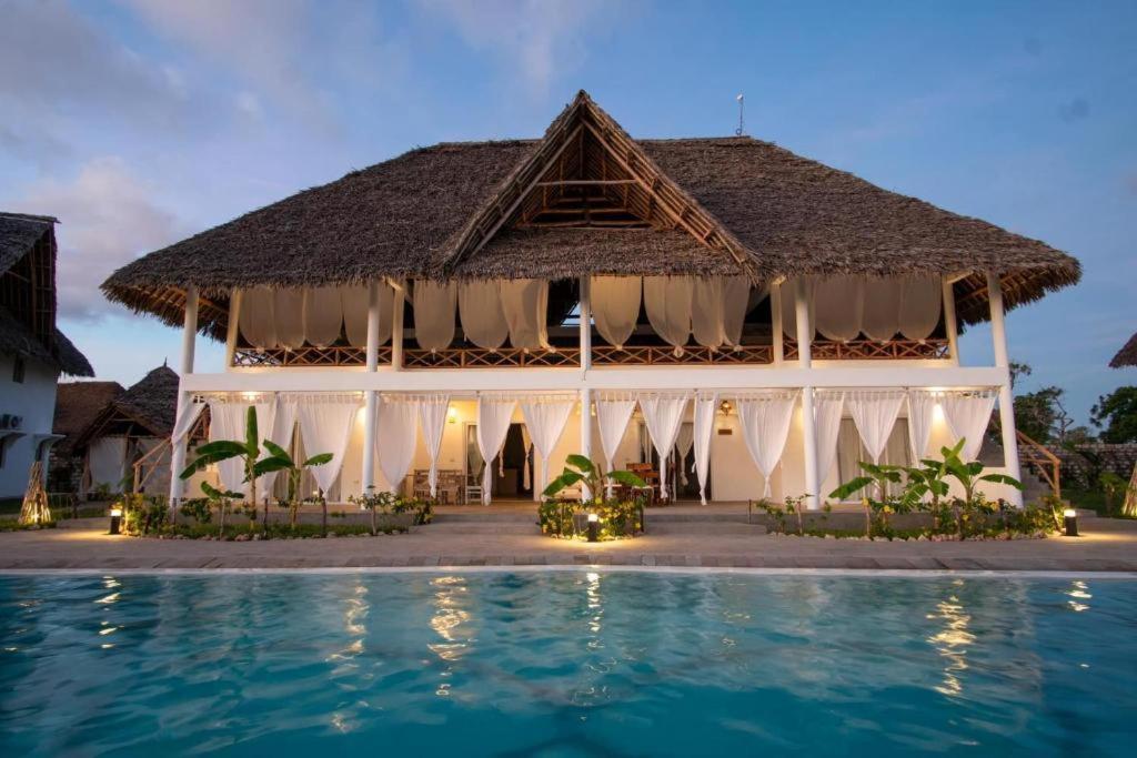 Rafiki Jua Resort วาตามู ภายนอก รูปภาพ