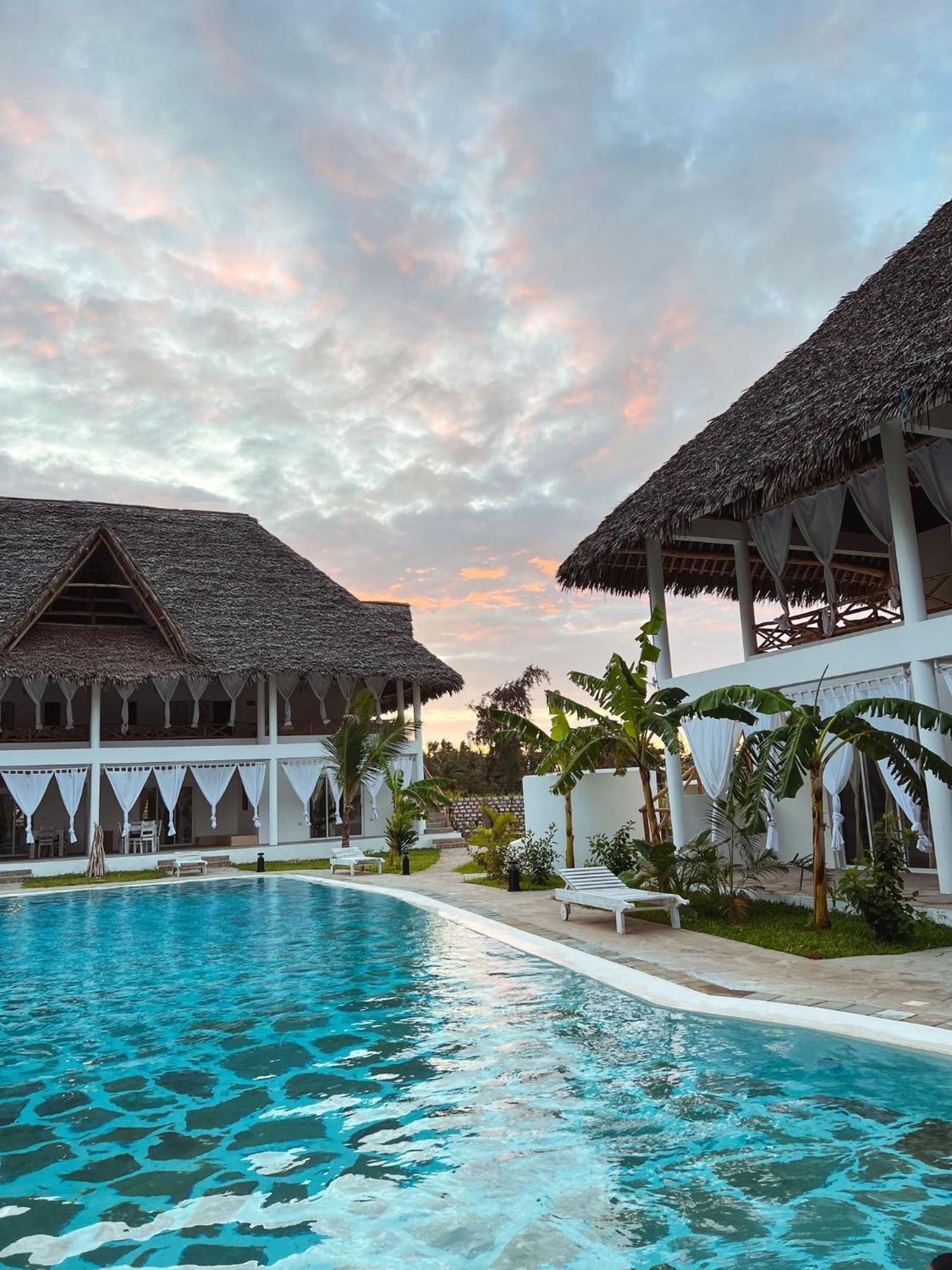 Rafiki Jua Resort วาตามู ภายนอก รูปภาพ